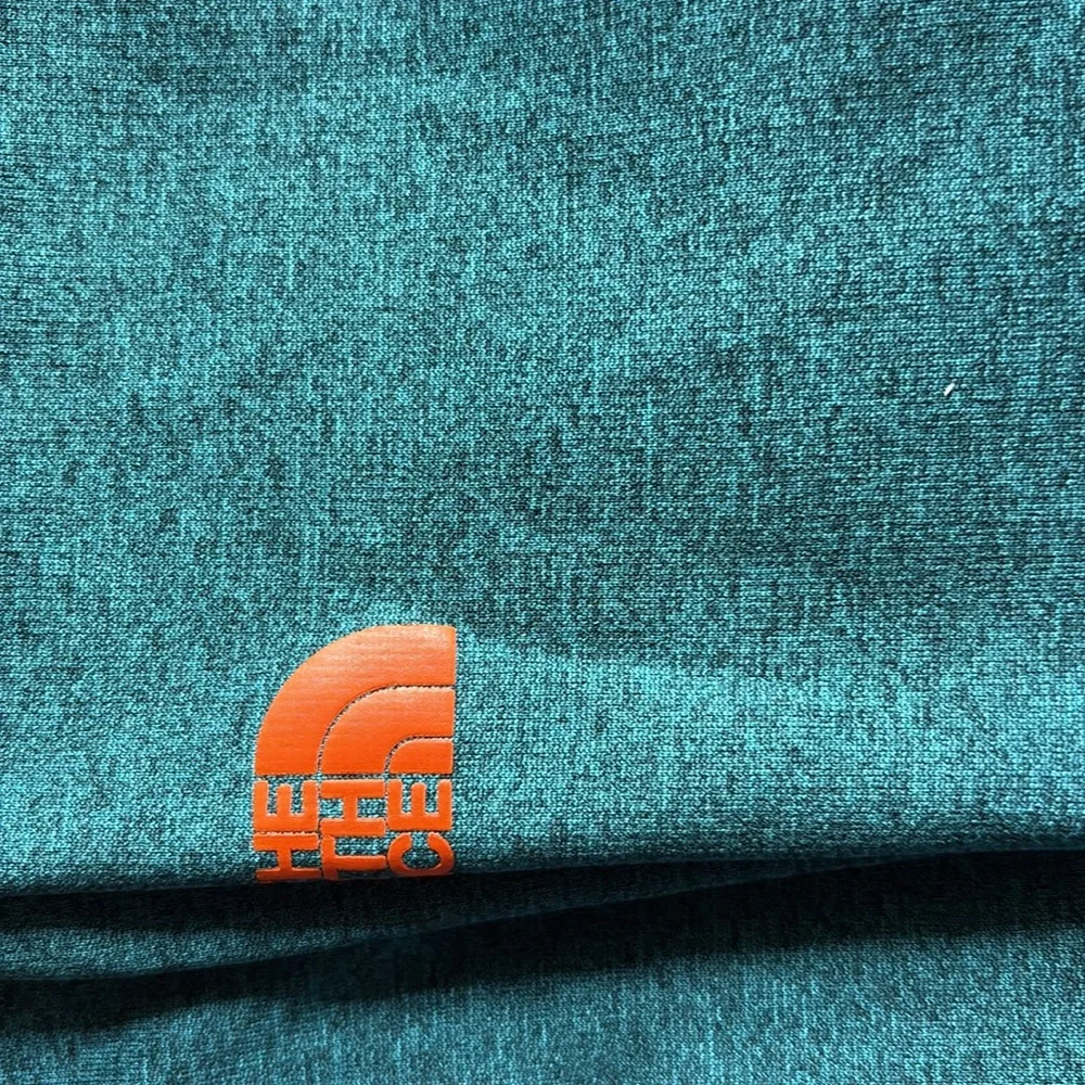The North Face Surgent pullover hoodie. Size XL.